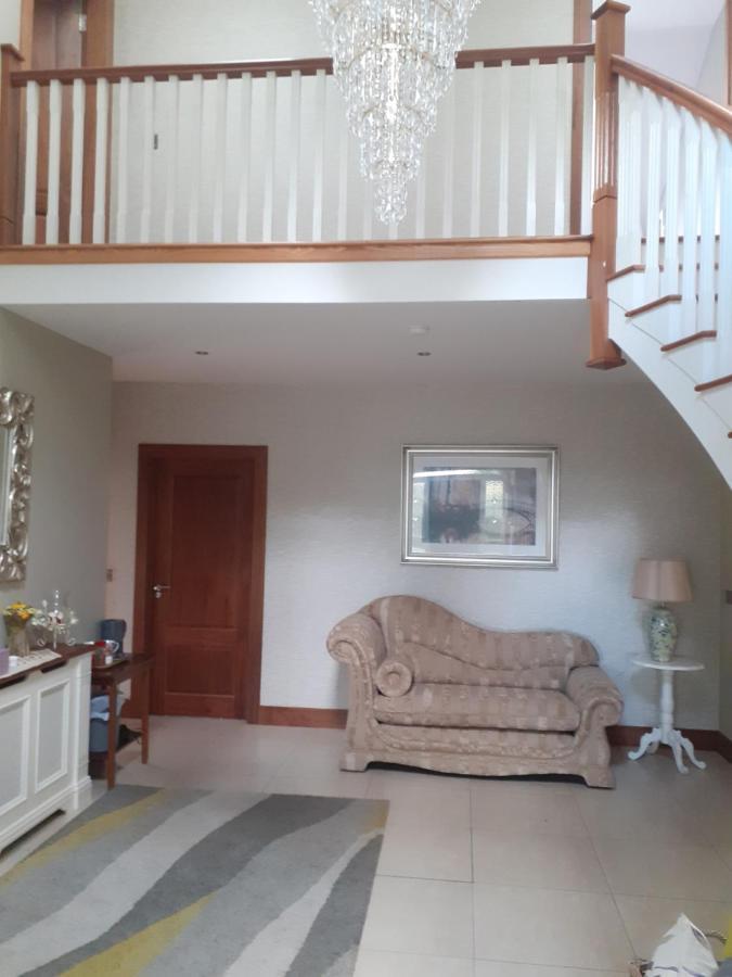 Private Room In Superb House Bed 1 Nobber 외부 사진